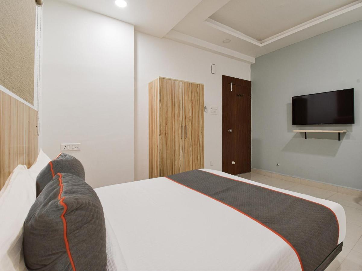 Oyo Townhouse 498 Hotel Western Наґпур Екстер'єр фото